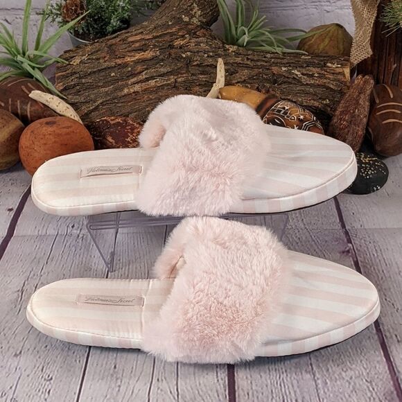 NWOT - VICTORIA'S SECRET Signature Satin Slippers - Picture 3 of 11